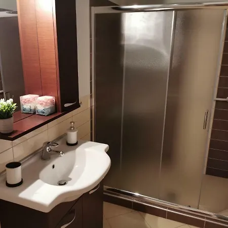 Pall's Minimal Lägenhet Néa Péramos