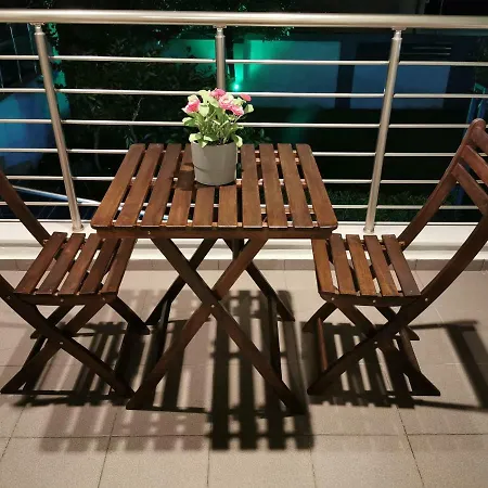 Pall's Minimal * Néa Péramos